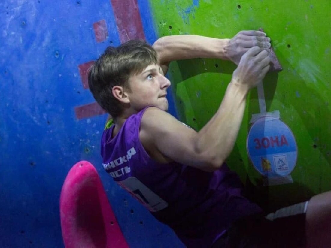 Министр спорта архангельской. Скалолаз. Пресс скалолаз. 75 Лет скалолазанию России. Скалолаз альпинист.