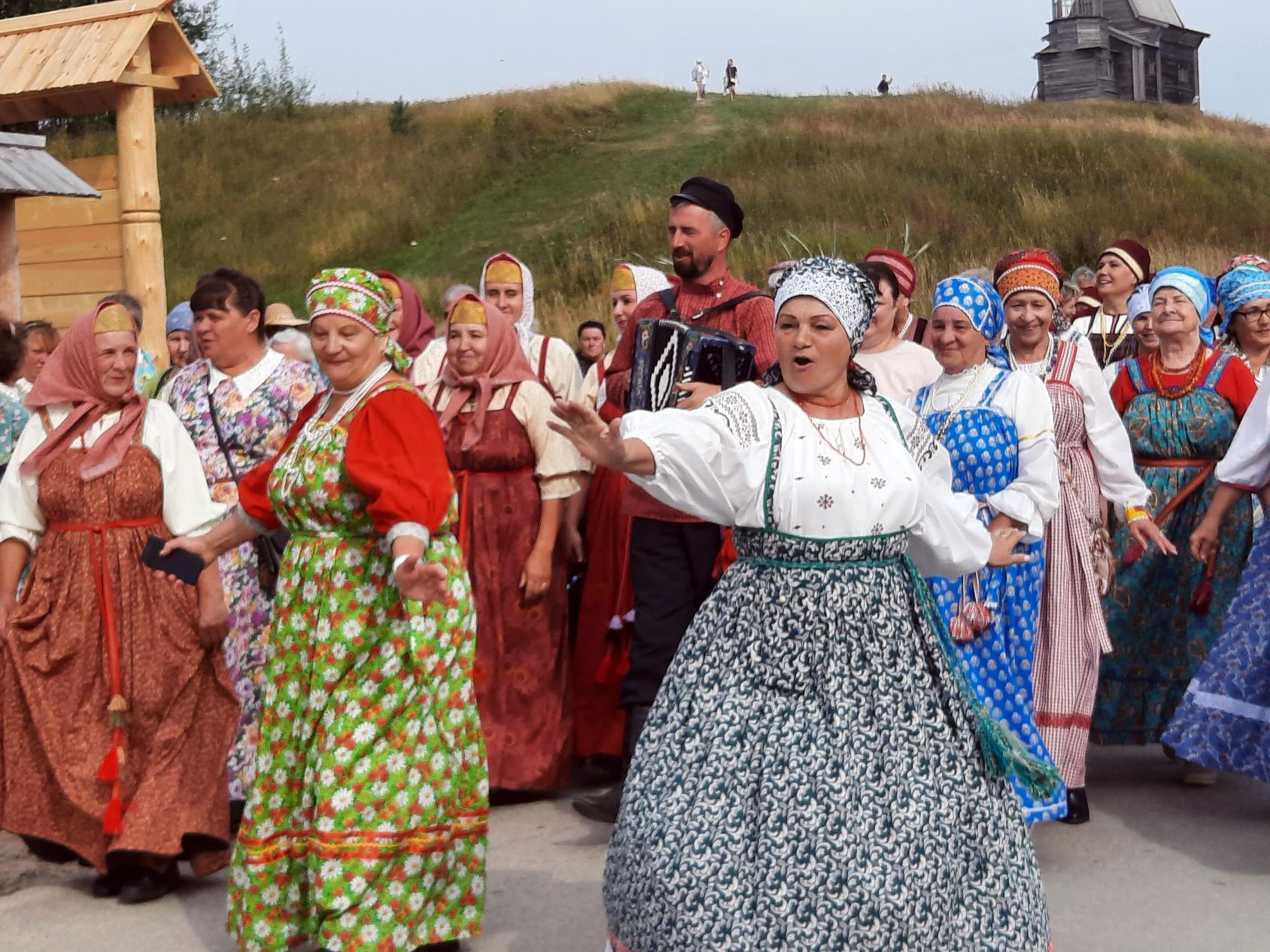 Успенская ярмарка пляшет